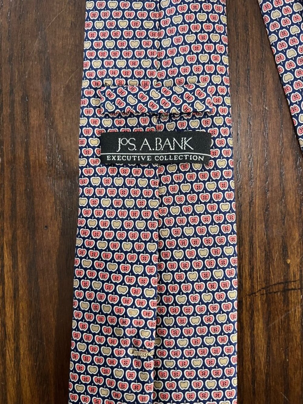 JoS. A. Bank Executive Collection Apple Print 100% Silk Necktie Teacher Doctor - Picture 5 of 5